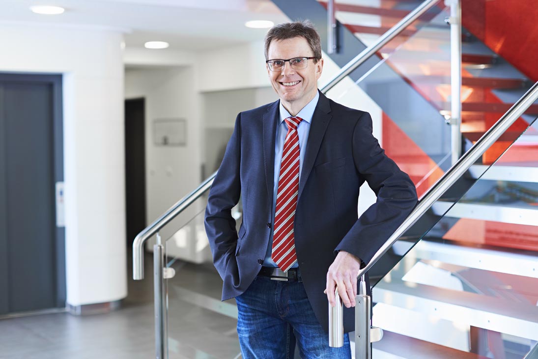 Rudi Schubert, Schubert-Fotografie, Studio für professionelle Werbefotografie, junges kreatives Team, Werbefotografie Münster, Werbefotografie Osnabrück, Werbefotografie, Industriefotografie, Strautmann Hydraulik, Maschinenbau, Fabrik, Fabrikarbeiter