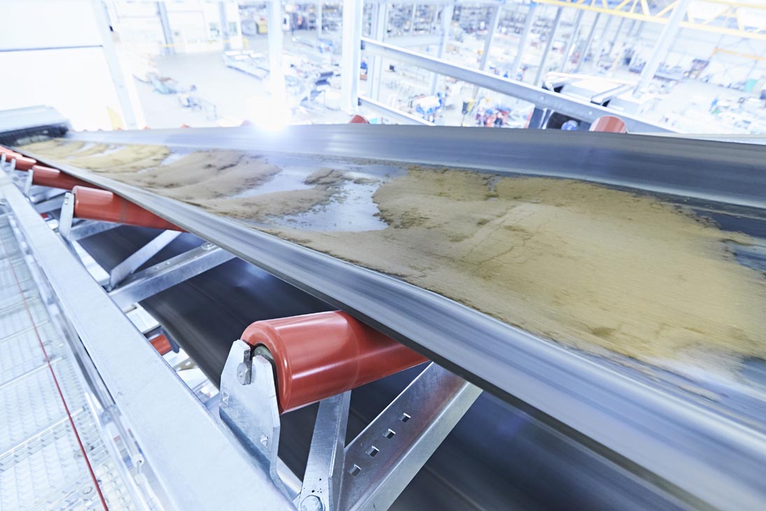 Rudi Schubert, Schubert-Fotografie, Studio für professionelle Werbefotografie, junges kreatives Team, Werbefotografie Münster, Werbefotografie Osnabrück, Werbefotografie, Industriefotografie, Strautmann Hydraulik, Maschinenbau, Fabrik, Fabrikarbeiter