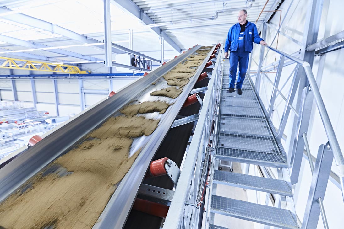 Rudi Schubert, Schubert-Fotografie, Studio für professionelle Werbefotografie, junges kreatives Team, Werbefotografie Münster, Werbefotografie Osnabrück, Werbefotografie, Industriefotografie, Strautmann Hydraulik, Maschinenbau, Fabrik, Fabrikarbeiter